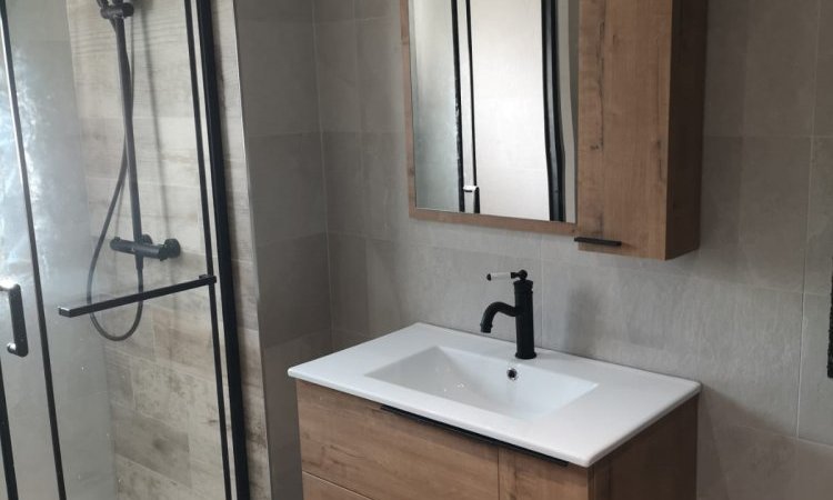 Professionnel pour rénovation de salle de bain - AB Plombier à Valloire